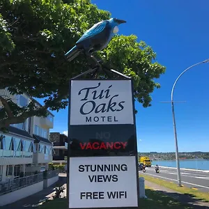 Tui Oaks Motel