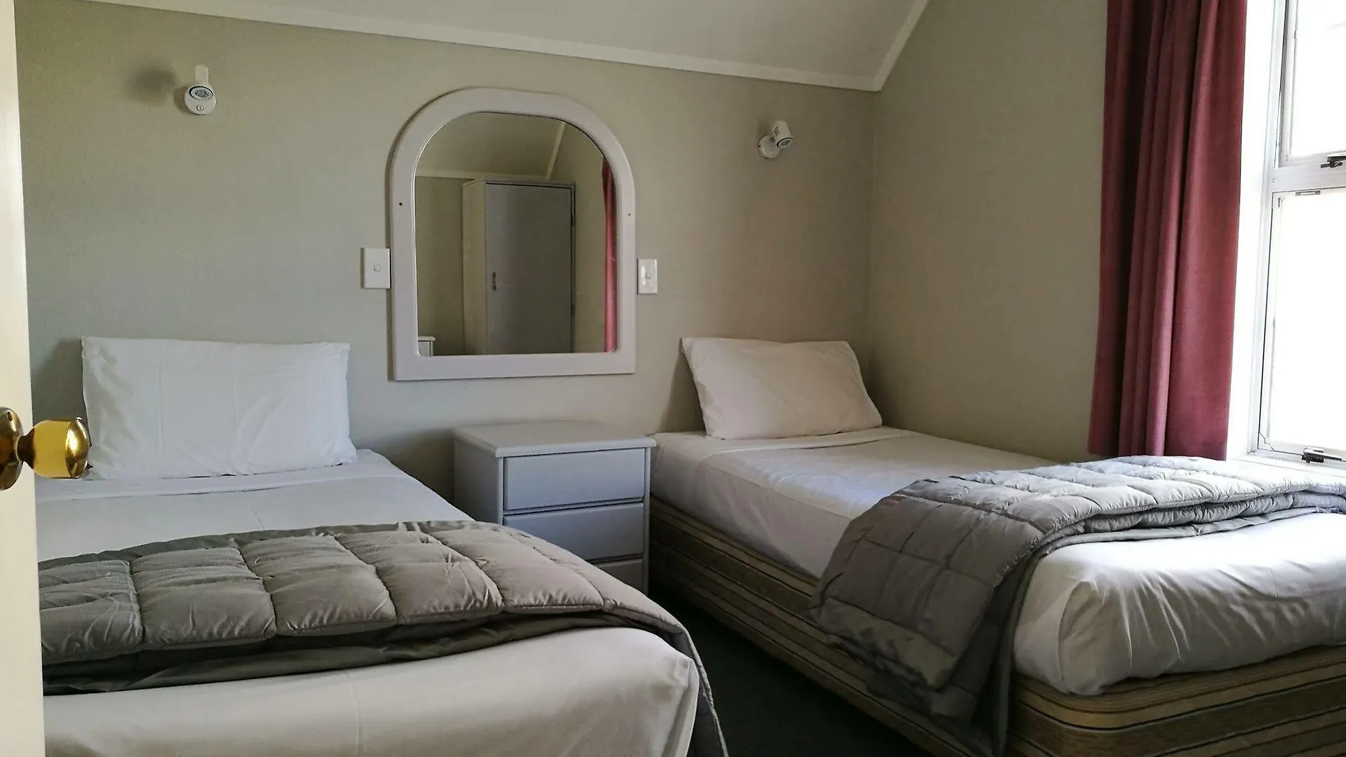 Phoenix Thermal Resort - Τούπο Ξενοδοχείο με διαμερίσματα